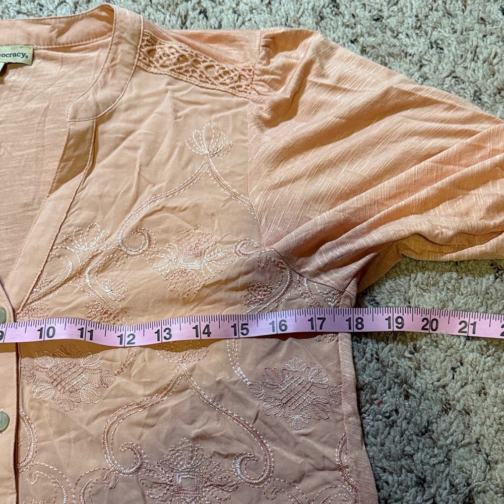 Democracy Coral Button-Up Blouse - Picture 3 of 7